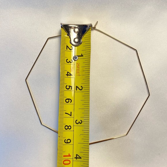 Gold geometric hoop earrings - Picture 2 of 2